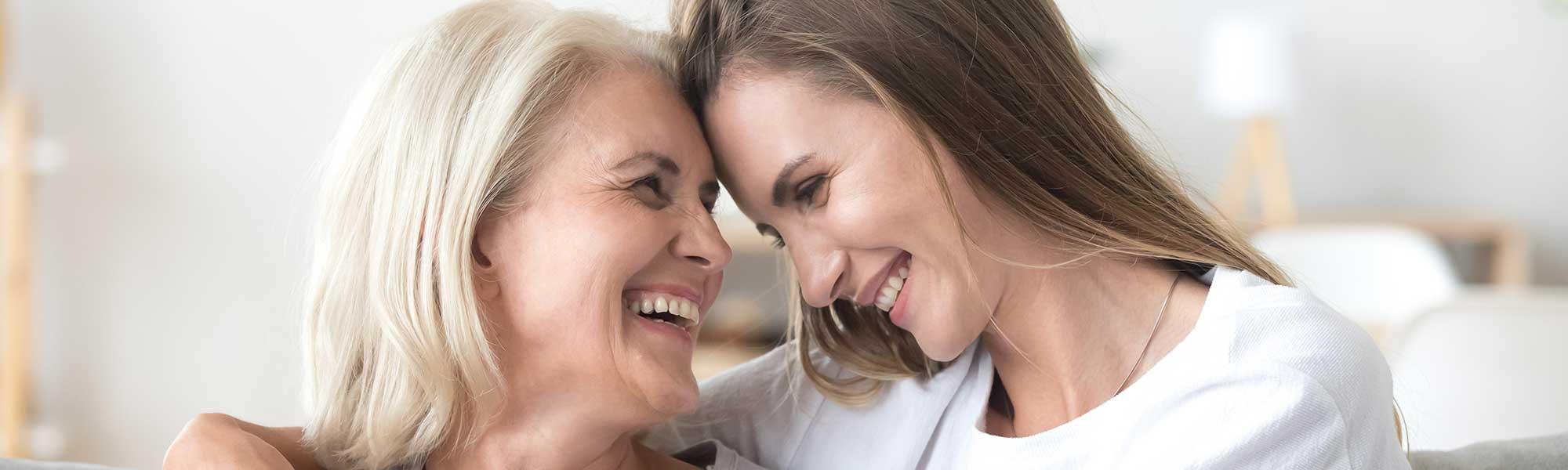 Pourquoi les femmes seniors actives sont des aidantes à part