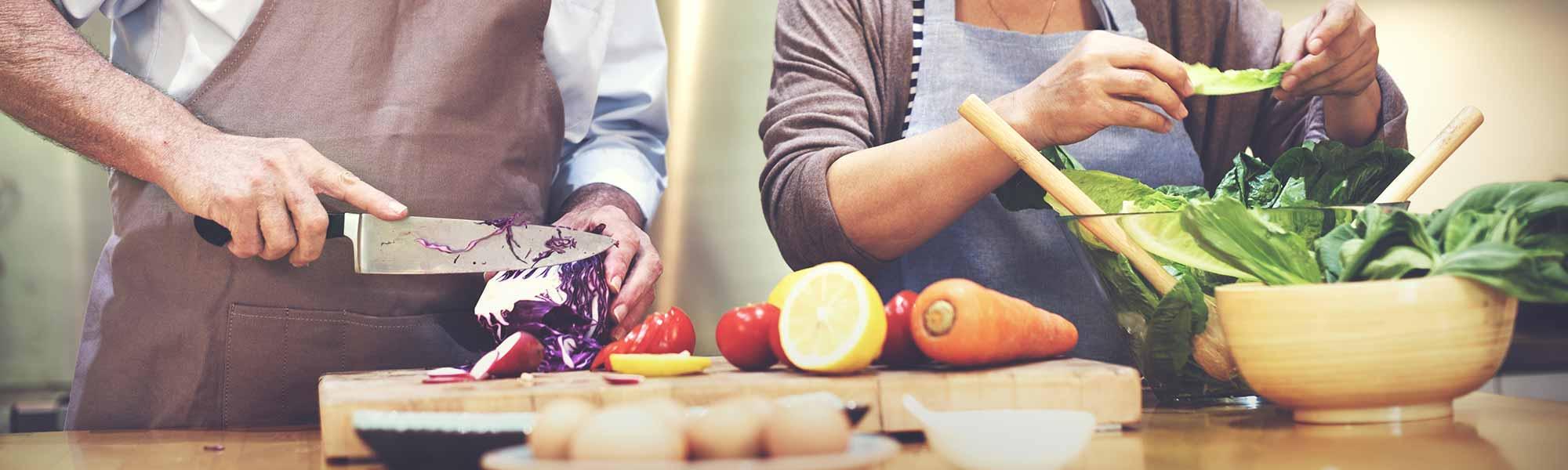 Les ustensiles et ingrédients indispensables pour le manger main